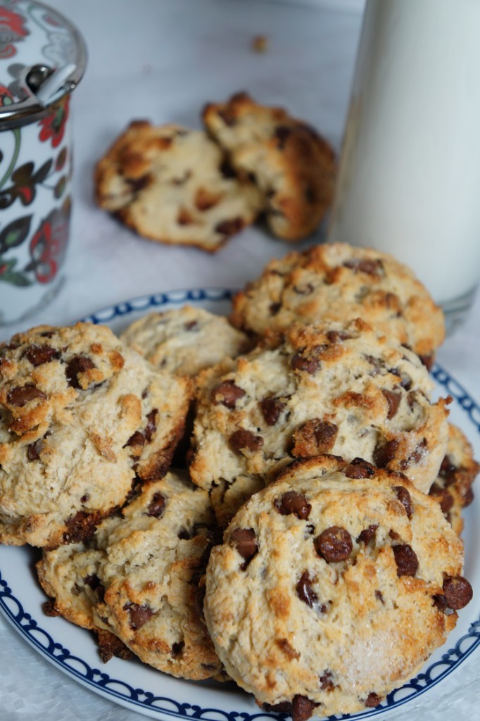 Cream Chocolate Chip Rock Buns